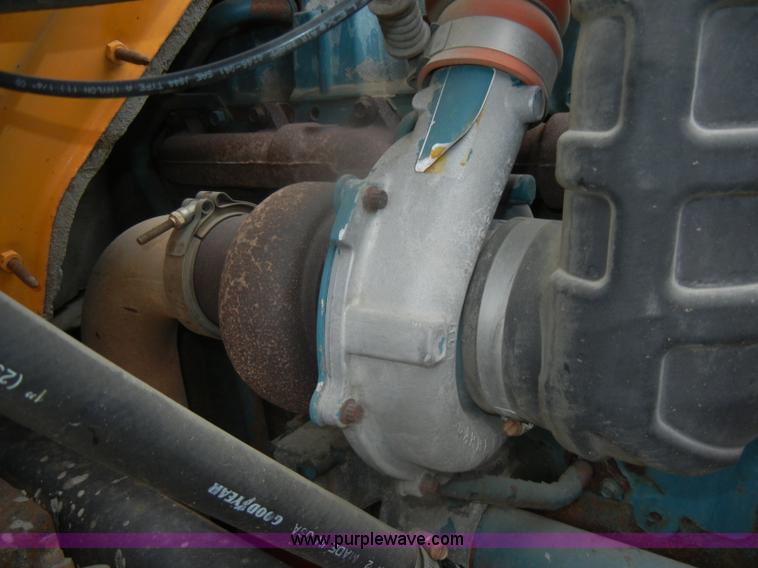 image for item D4674 1995 International 3800 school bus