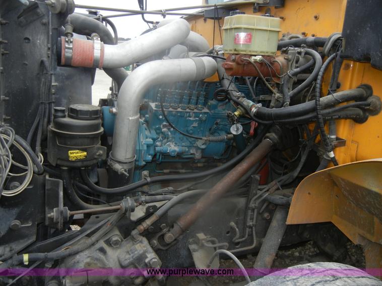 image for item D4674 1995 International 3800 school bus