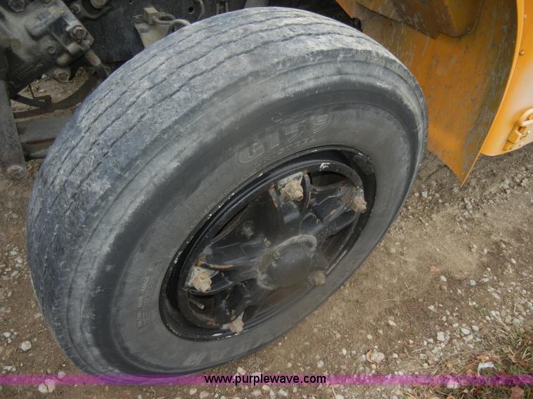 image for item D4674 1995 International 3800 school bus