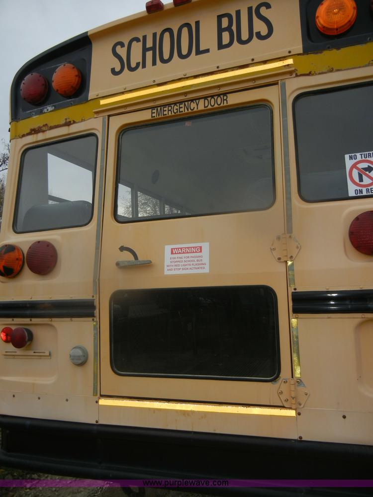 image for item D4674 1995 International 3800 school bus