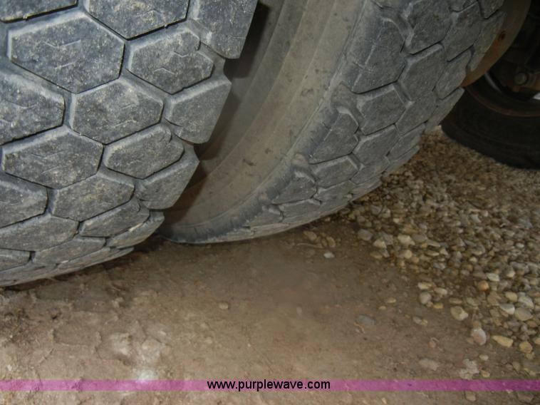 image for item D4674 1995 International 3800 school bus