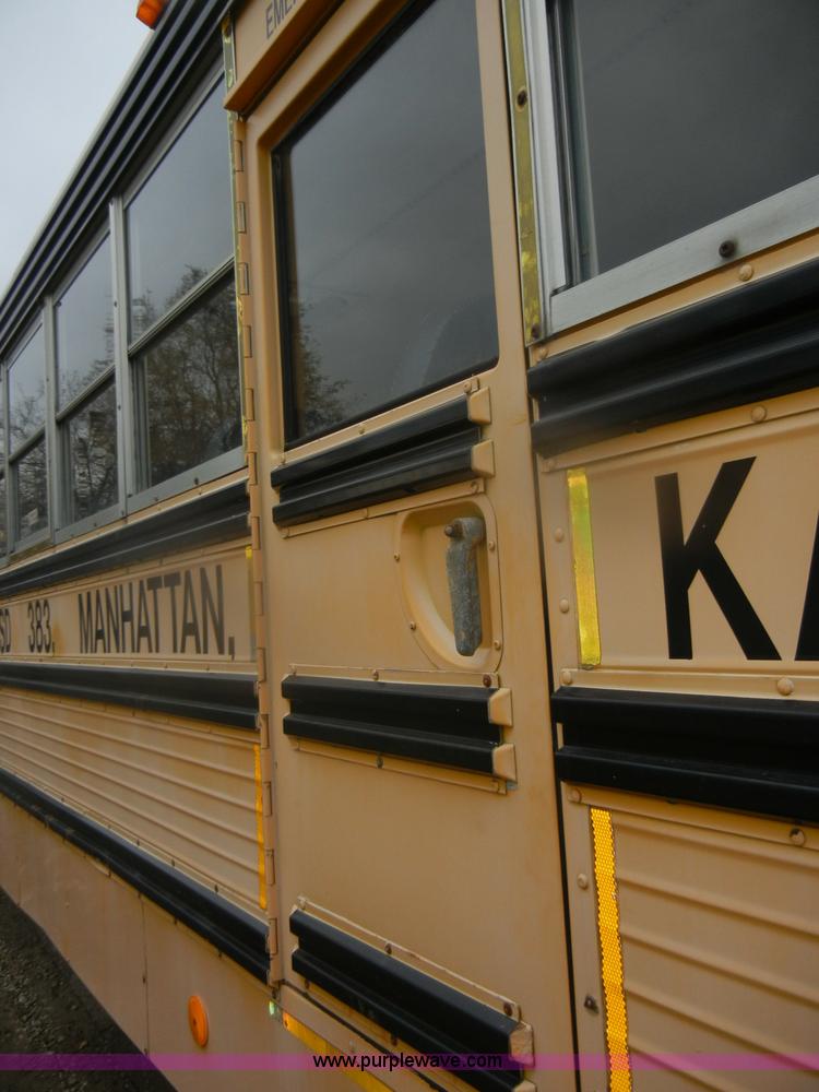 image for item D4674 1995 International 3800 school bus