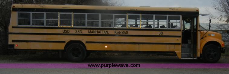 image for item D4675 1995 International 3800 school bus