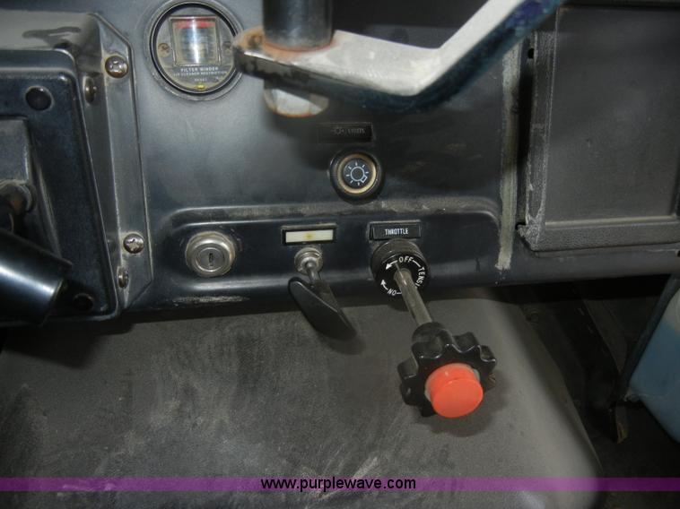 image for item D4675 1995 International 3800 school bus