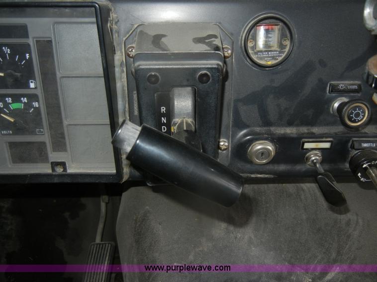 image for item D4675 1995 International 3800 school bus