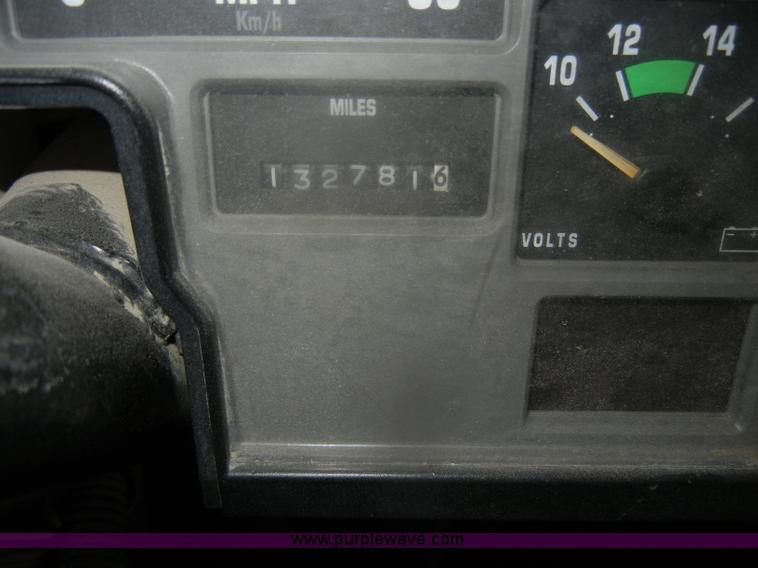 image for item D4675 1995 International 3800 school bus