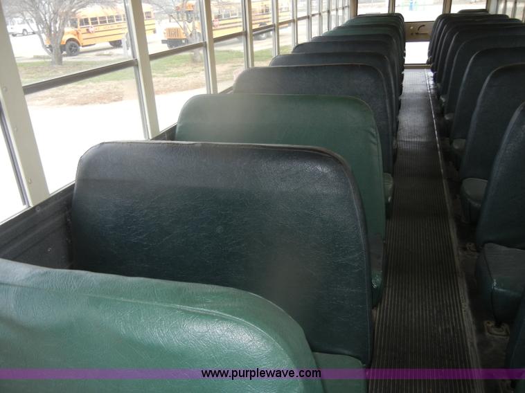 image for item D4675 1995 International 3800 school bus