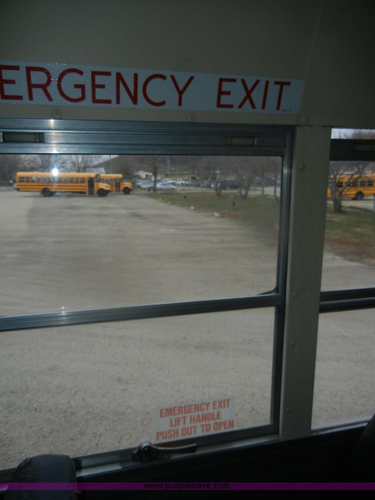 image for item D4675 1995 International 3800 school bus