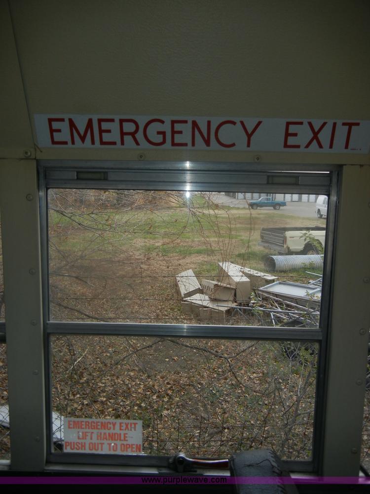 image for item D4675 1995 International 3800 school bus