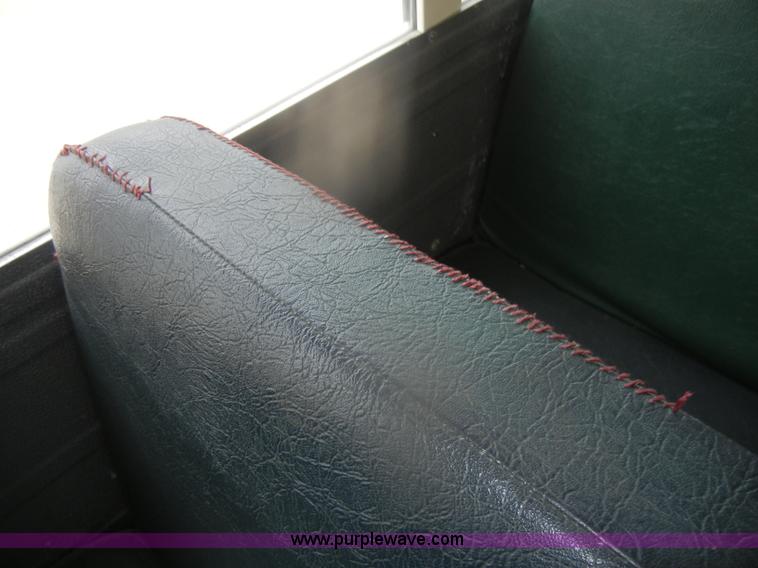 image for item D4675 1995 International 3800 school bus