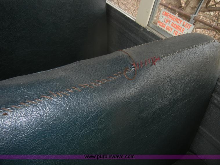 image for item D4675 1995 International 3800 school bus