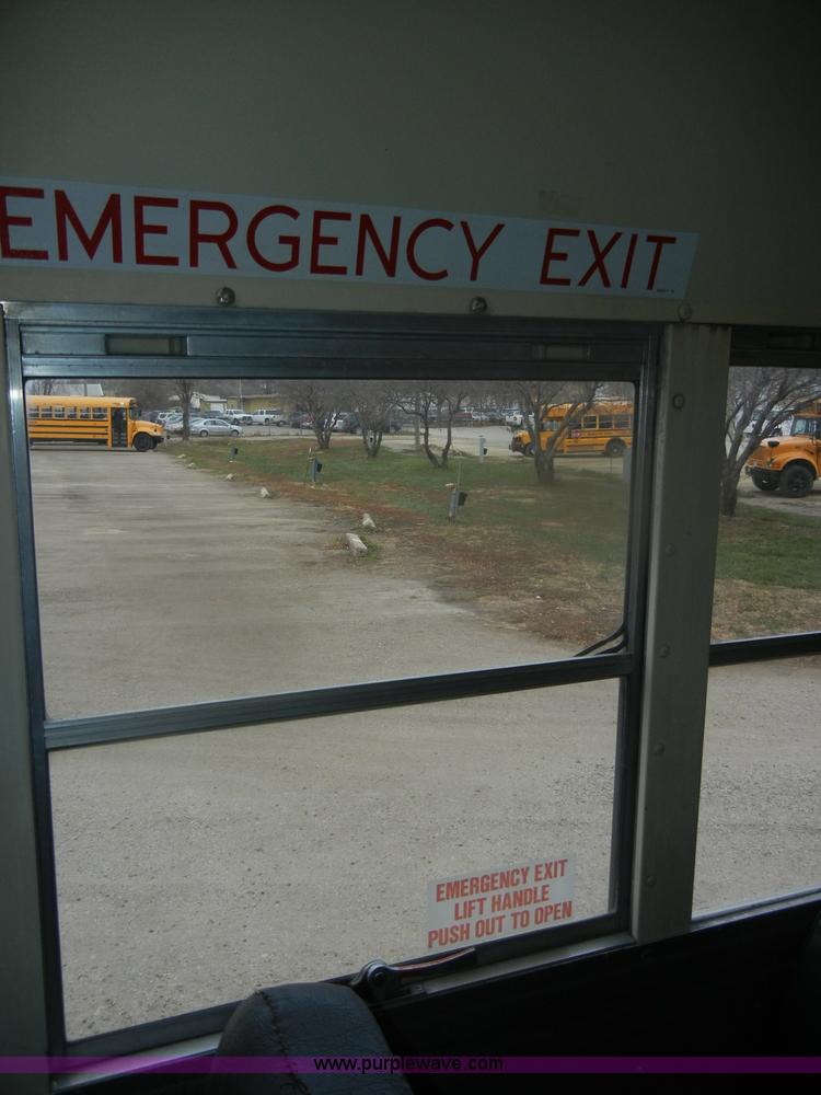 image for item D4675 1995 International 3800 school bus