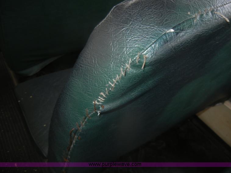 image for item D4675 1995 International 3800 school bus