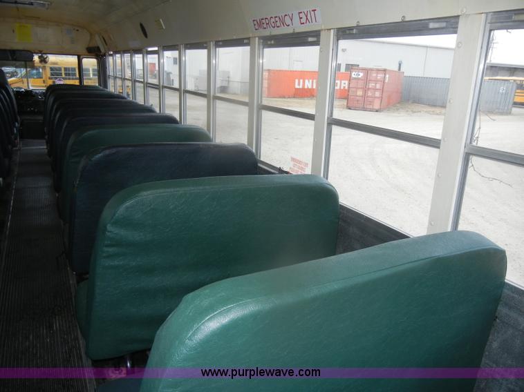 image for item D4675 1995 International 3800 school bus