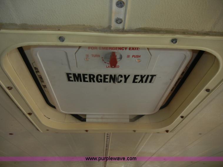 image for item D4675 1995 International 3800 school bus