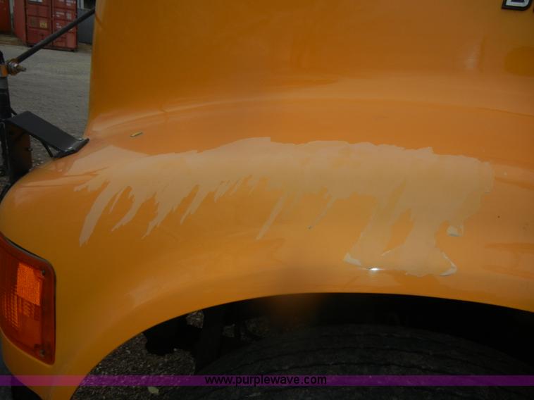 image for item D4675 1995 International 3800 school bus