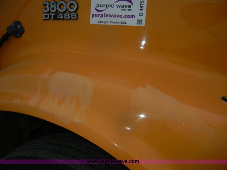 image for item D4675 1995 International 3800 school bus