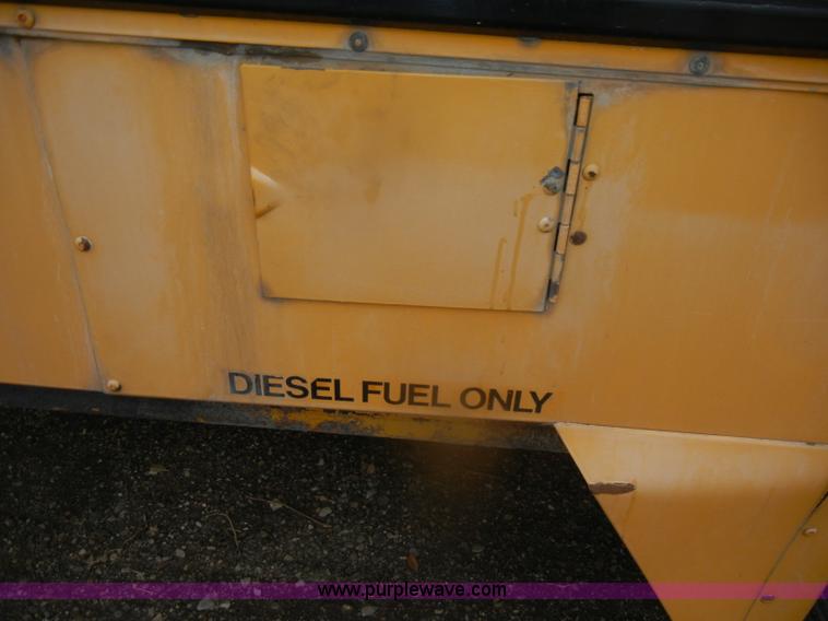 image for item D4675 1995 International 3800 school bus