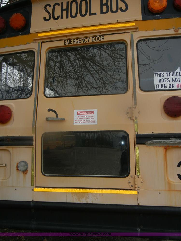 image for item D4675 1995 International 3800 school bus