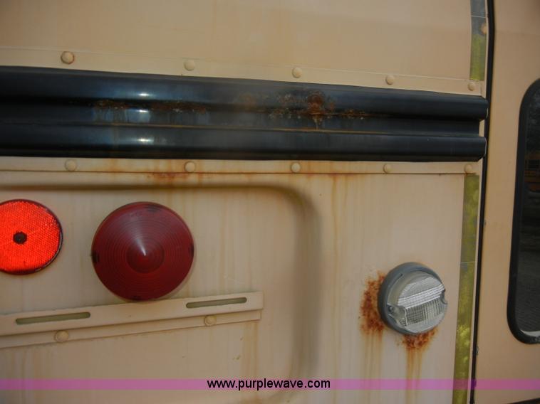 image for item D4675 1995 International 3800 school bus