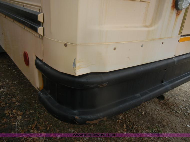 image for item D4675 1995 International 3800 school bus