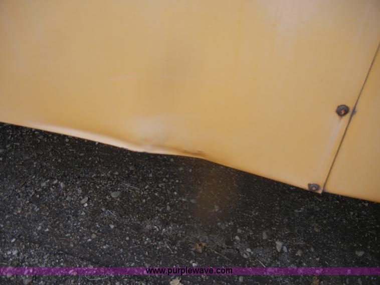 image for item D4675 1995 International 3800 school bus