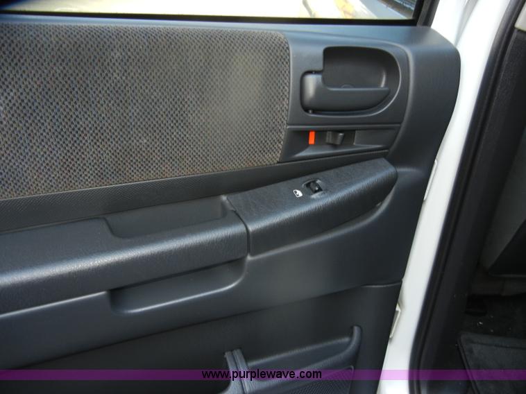 image for item D4728 2001 Dodge Durango SLT SUV