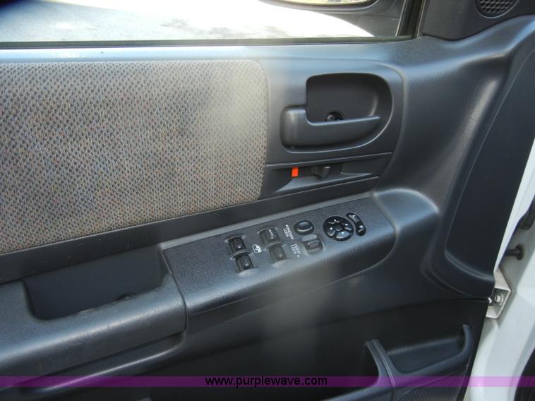 image for item D4728 2001 Dodge Durango SLT SUV