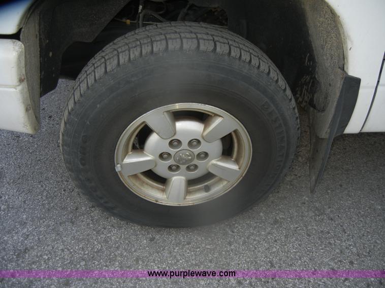 image for item D4728 2001 Dodge Durango SLT SUV