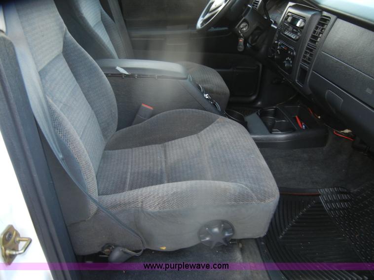 image for item D4728 2001 Dodge Durango SLT SUV