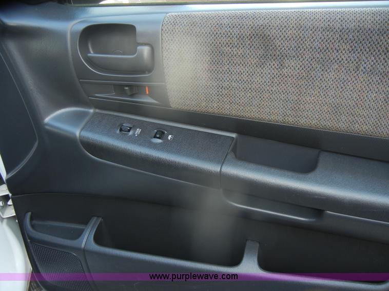 image for item D4728 2001 Dodge Durango SLT SUV