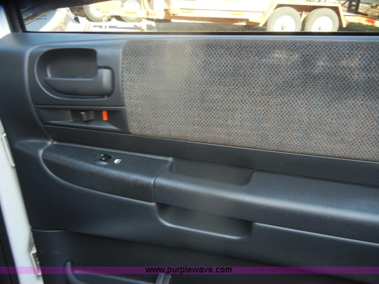 image for item D4728 2001 Dodge Durango SLT SUV