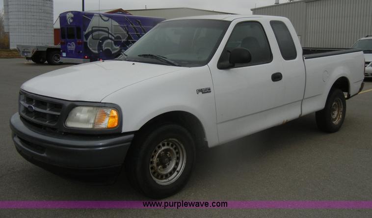 image for item D4732 1998 Ford F150 SuperCab pickup truck