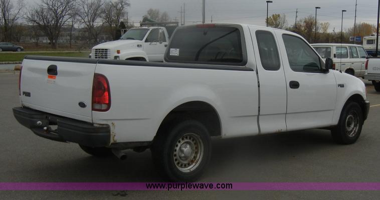 image for item D4732 1998 Ford F150 SuperCab pickup truck