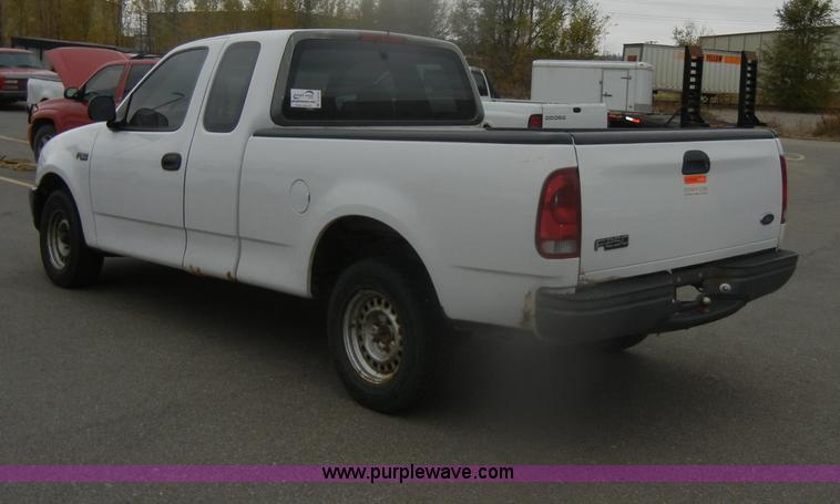 image for item D4732 1998 Ford F150 SuperCab pickup truck
