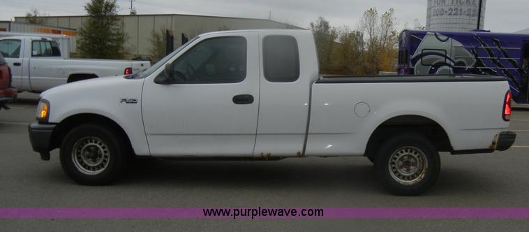 image for item D4732 1998 Ford F150 SuperCab pickup truck