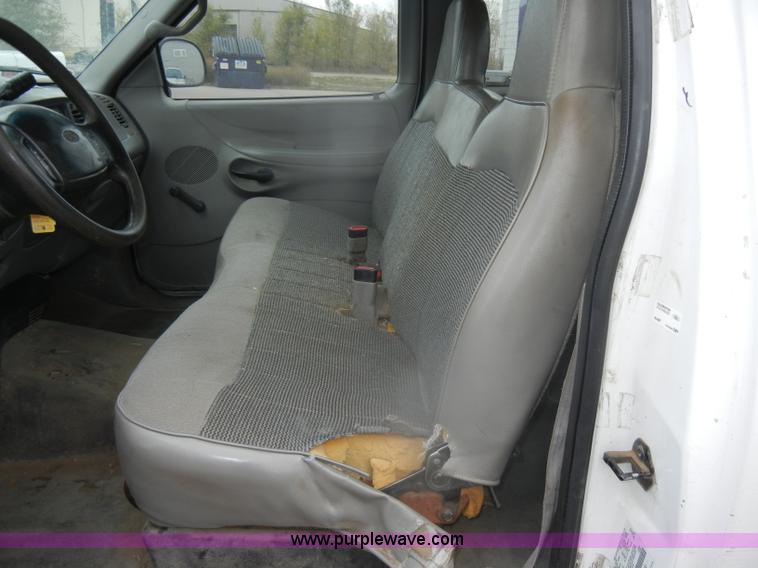 image for item D4732 1998 Ford F150 SuperCab pickup truck