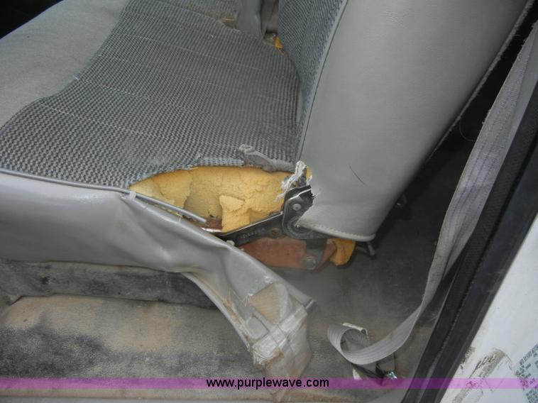 image for item D4732 1998 Ford F150 SuperCab pickup truck