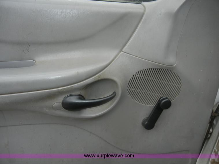 image for item D4732 1998 Ford F150 SuperCab pickup truck