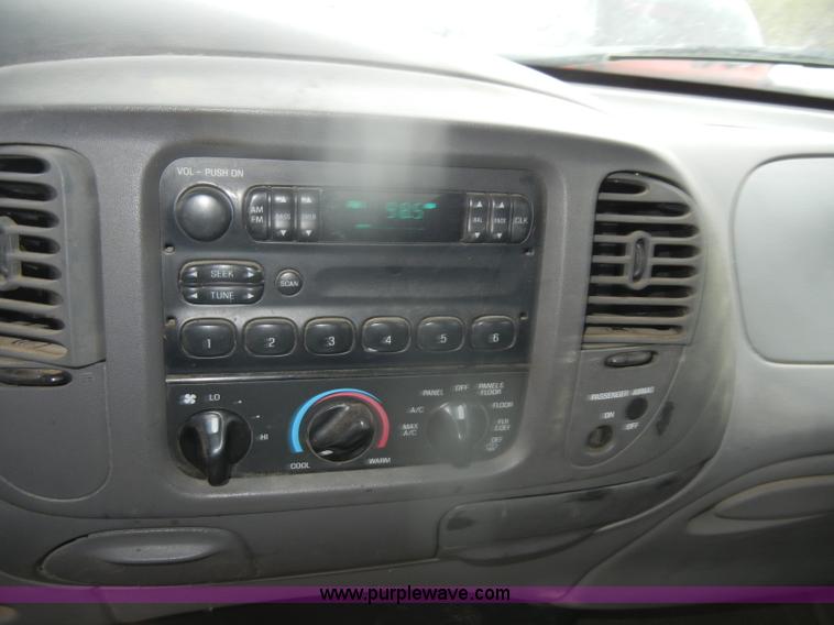 image for item D4732 1998 Ford F150 SuperCab pickup truck