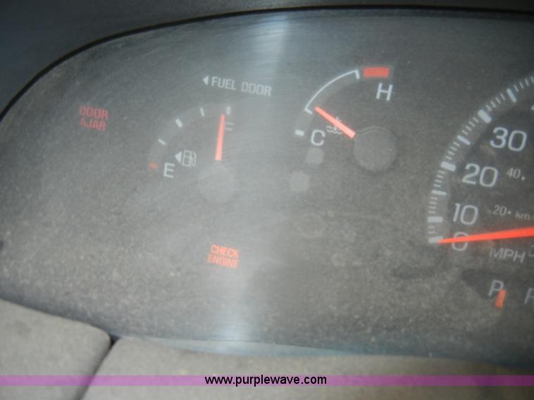 image for item D4732 1998 Ford F150 SuperCab pickup truck