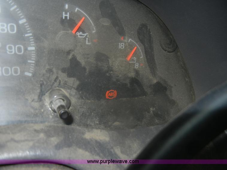 image for item D4732 1998 Ford F150 SuperCab pickup truck