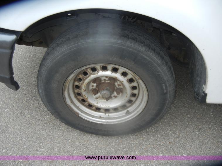 image for item D4732 1998 Ford F150 SuperCab pickup truck