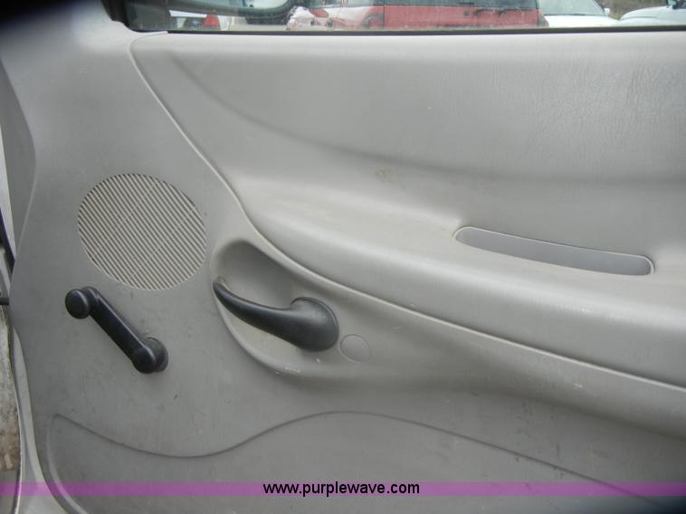 image for item D4732 1998 Ford F150 SuperCab pickup truck