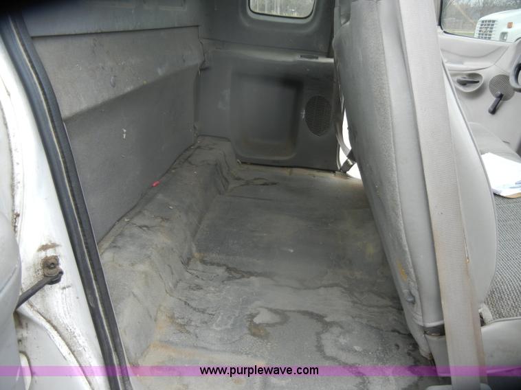 image for item D4732 1998 Ford F150 SuperCab pickup truck