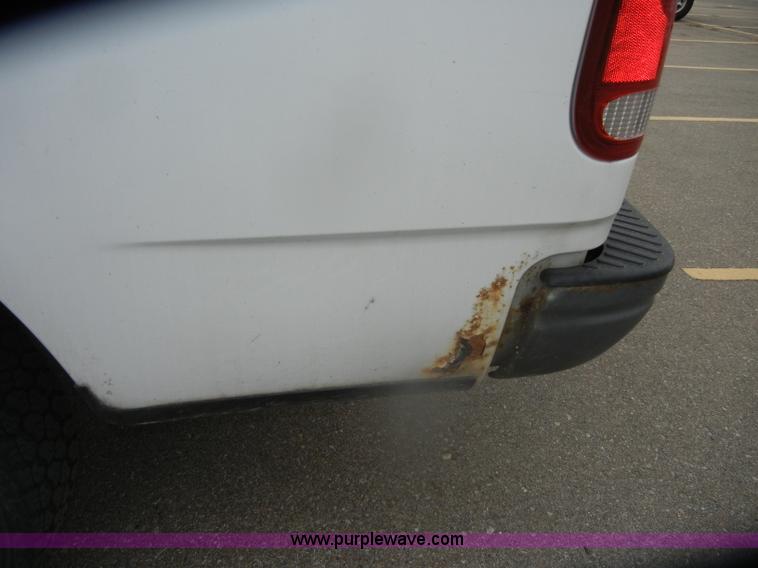 image for item D4732 1998 Ford F150 SuperCab pickup truck