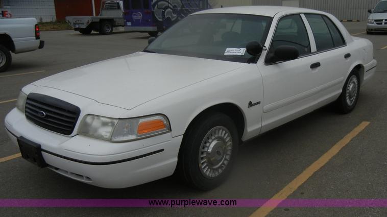 image for item D4733 2000 Ford Crown Victoria Police Interceptor