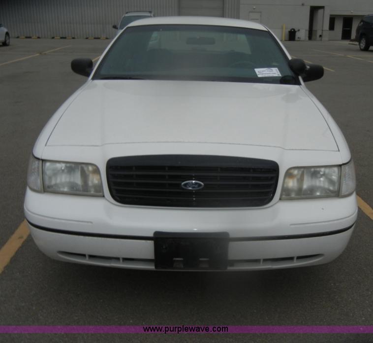 image for item D4733 2000 Ford Crown Victoria Police Interceptor