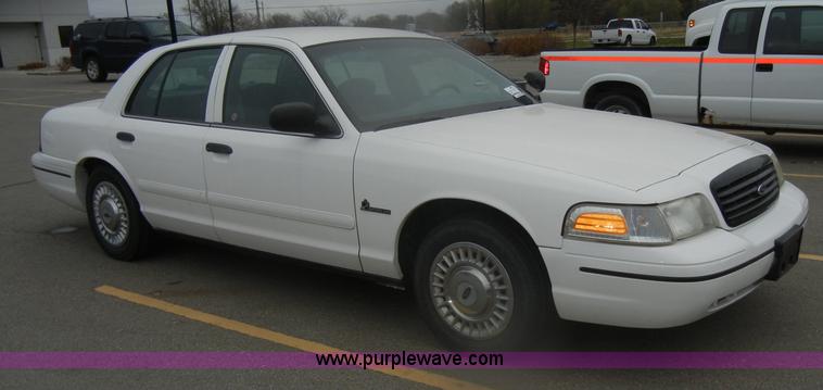 image for item D4733 2000 Ford Crown Victoria Police Interceptor