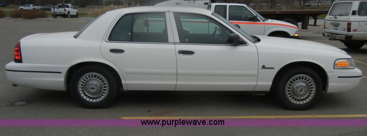 image for item D4733 2000 Ford Crown Victoria Police Interceptor